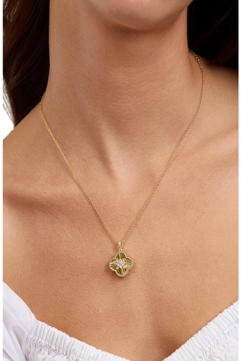 Dolce Sole Fluted Clover Pavé Cubic Zirconia Pendant Necklace, Alternate, color, GOLD
