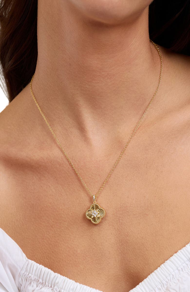 ATHRA LUXE Dolce Sole Fluted Clover Pavé Cubic Zirconia Pendant Necklace, Alternate, color, Gold