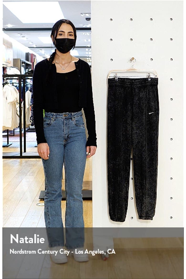 Sportswear Essential French Terry Pants video