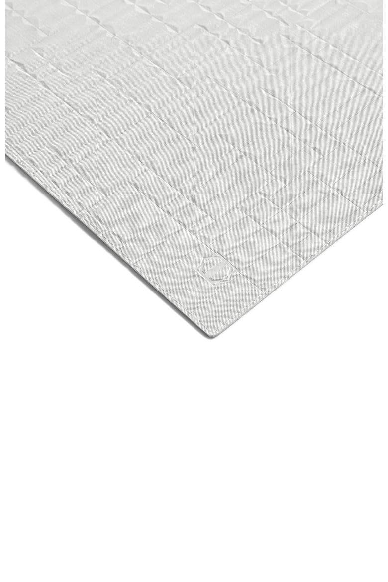 George Placemat, Alternate, color, Grey