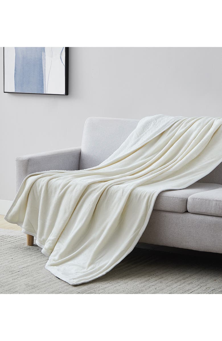 SOUTHSHORE FINE LINENS Microfleece Oversized Reversible Faux Shearling Throw Blanket, Alternate, color, Cream