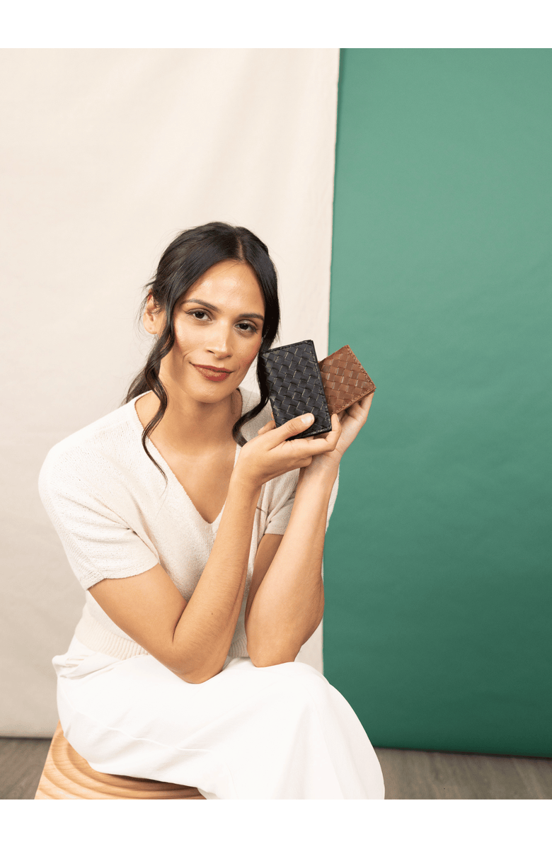 Deux Mains Woven Card Holder, Alternate, color, Black