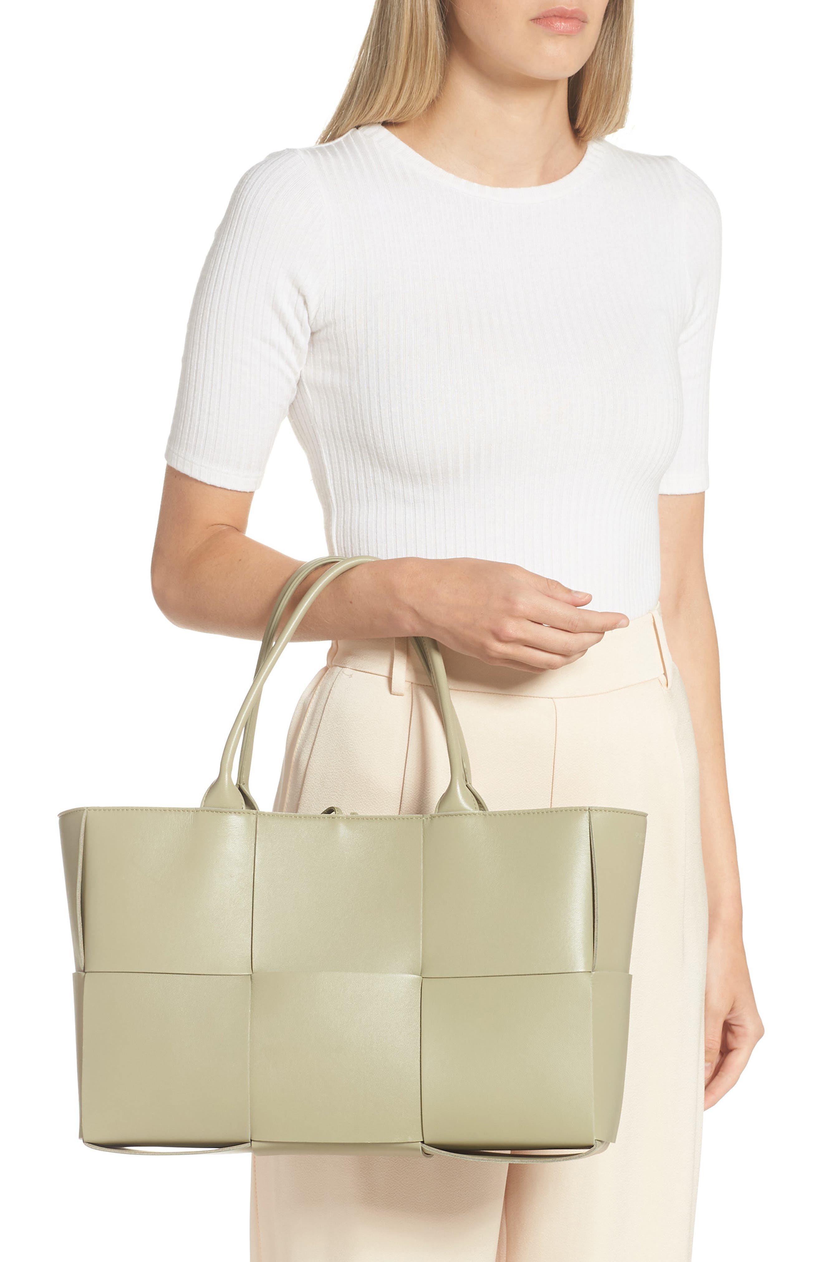 Bottega Veneta Medium Arco Intrecciato Leather Tote, Alternate, color, 