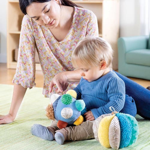 Kaplan Early Learning Company Knots And Knobs Plush Balls In Multi