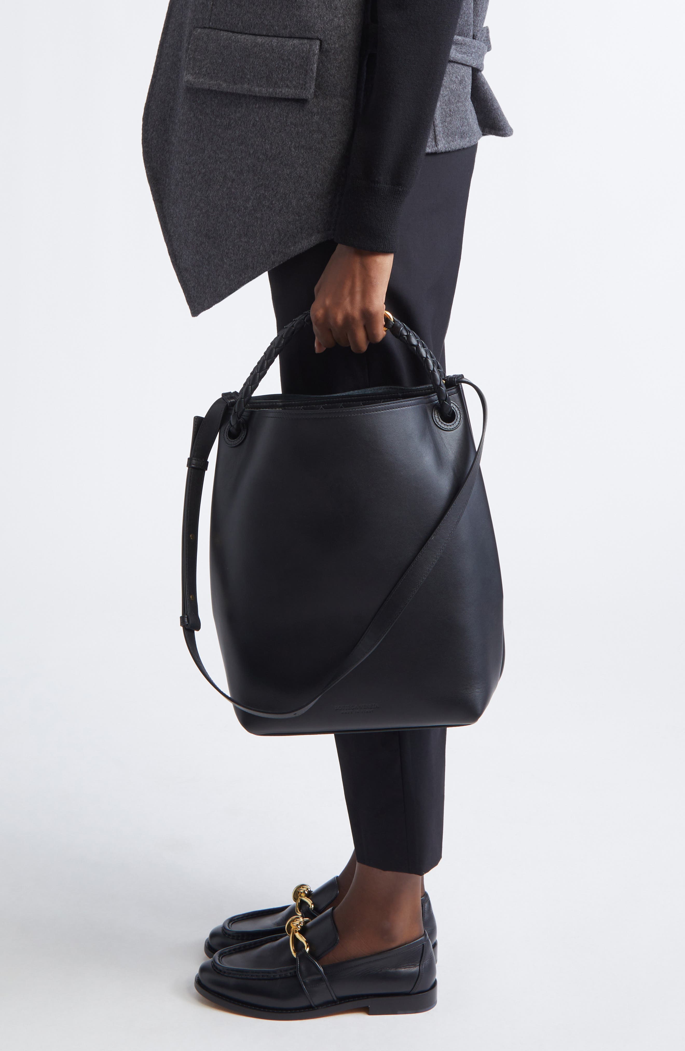 Bottega Veneta Andiamo Leather Bucket Bag, Alternate, color, 1019 Black-M Brass