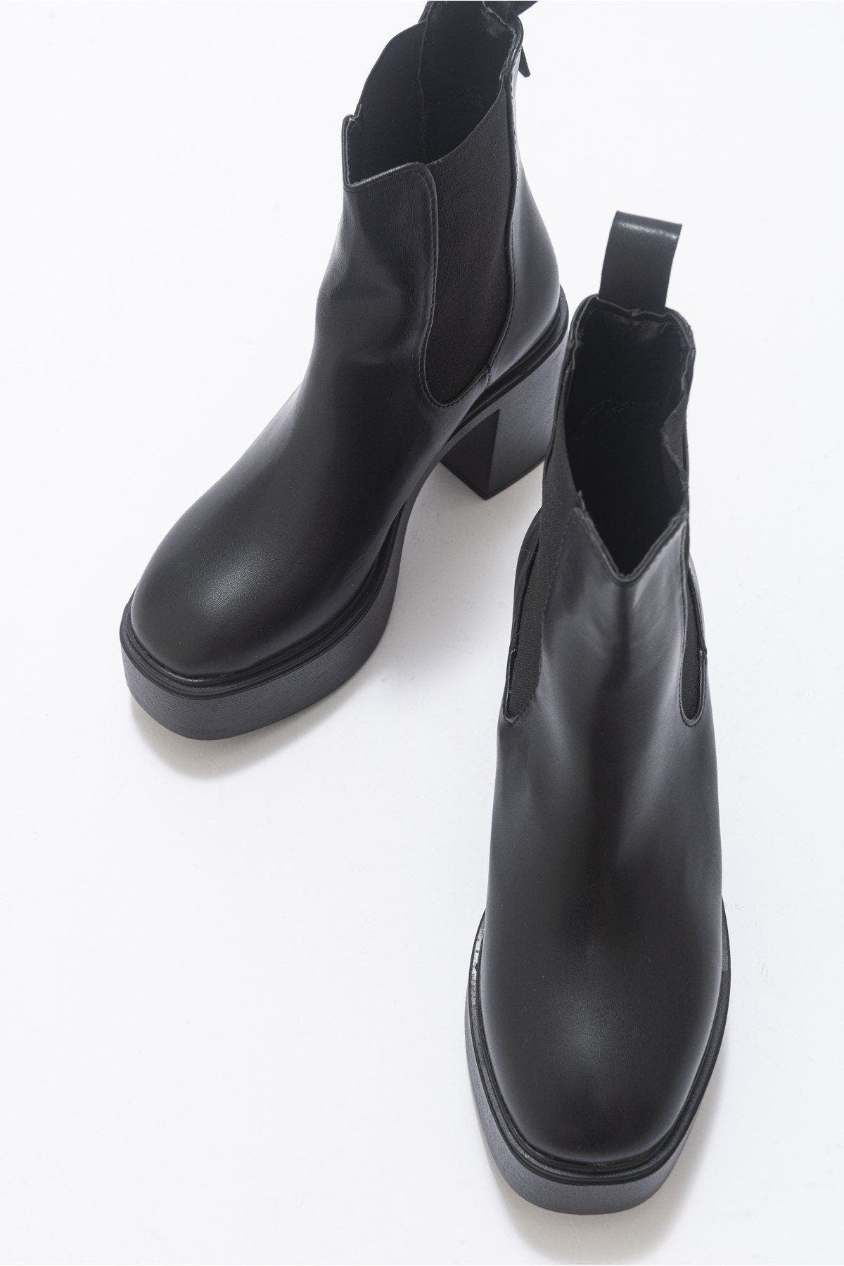 Prologue Shoes Fenira Platform Heel Chelsea Boot, Alternate, color, 