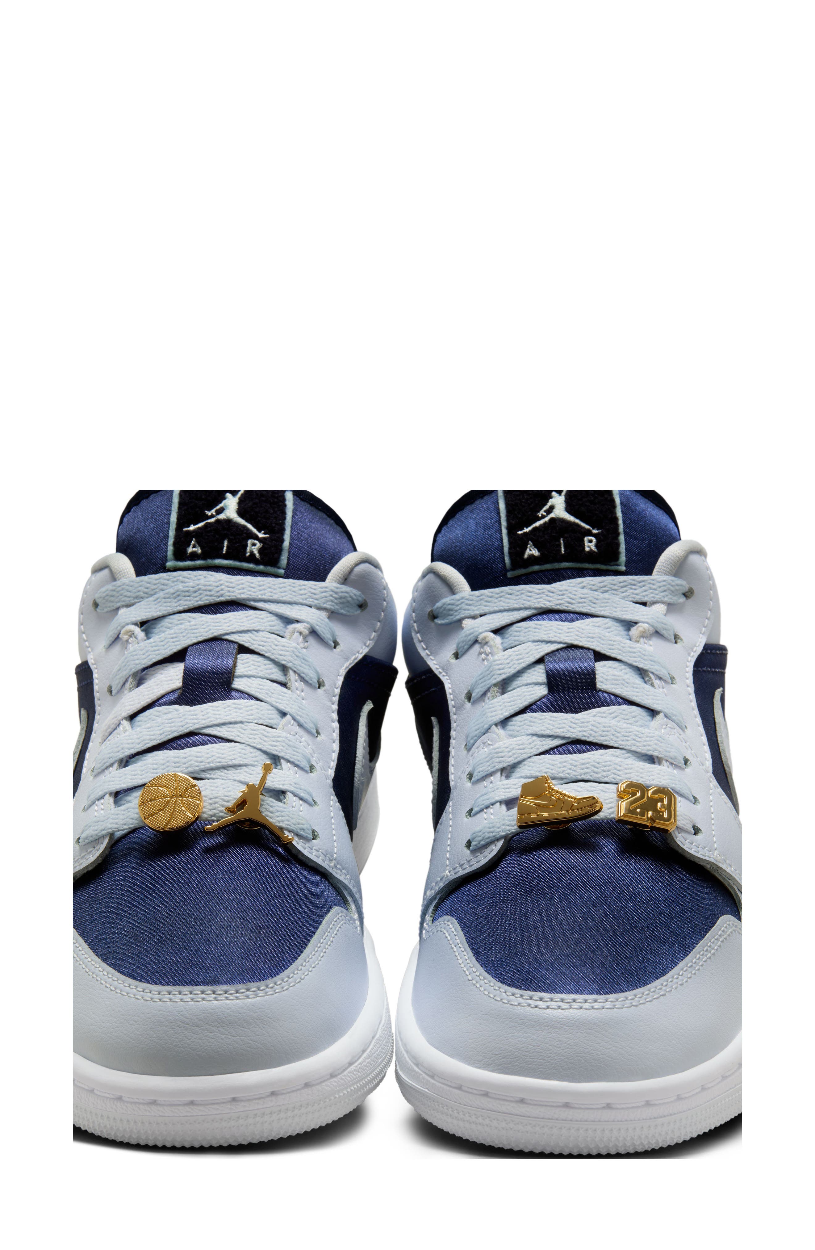 Air Jordan 1 Low SE Basketball Sneaker, Alternate, color, FOOTBALL GREY/ MIDNIGHT NAVY