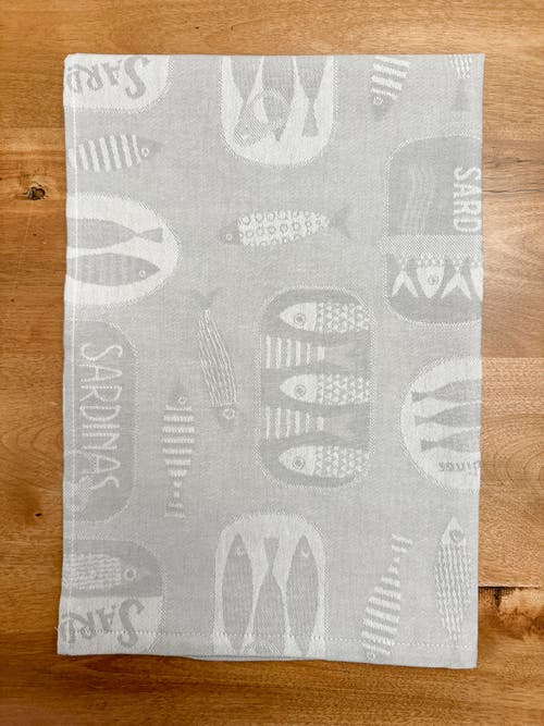 Anaya Simply Sardines Kitchen Towels In Sangria Red