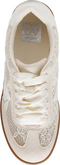 Voyage Sneaker