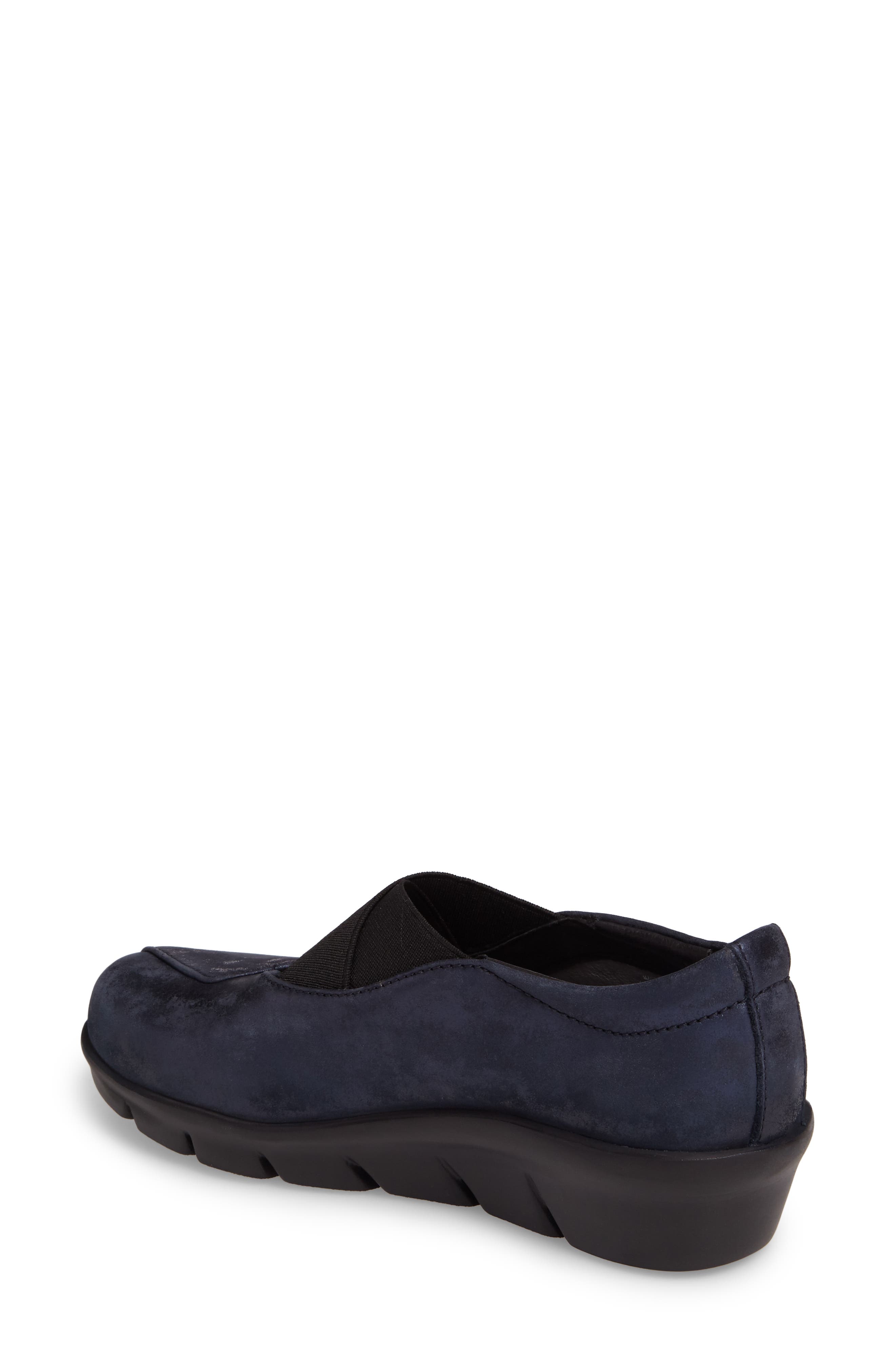 Cursa Slip-On Sneaker, Alternate, color, NAVY LEATHER