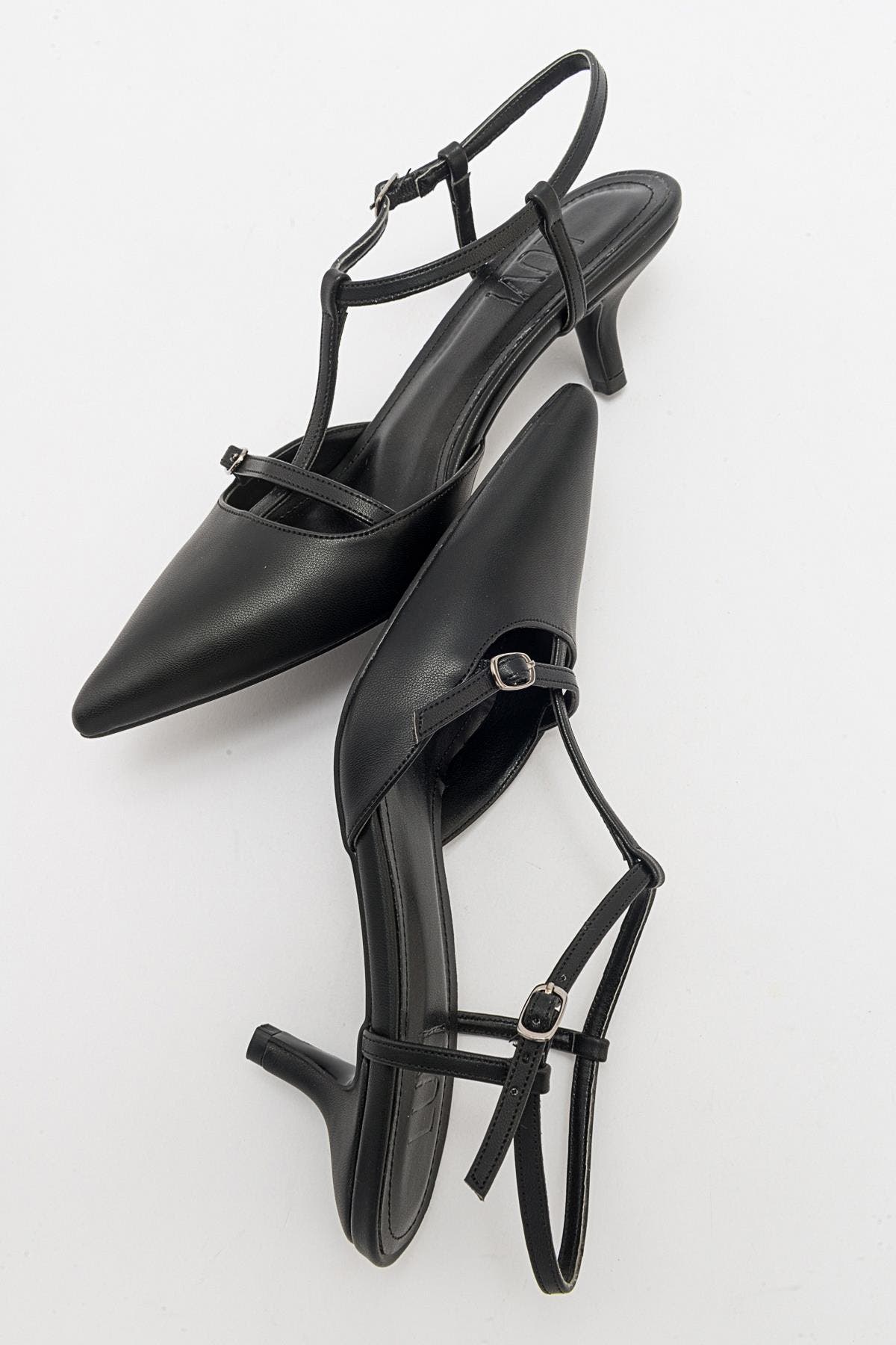 Prologue Shoes Frans Pointed Toe Pump, Alternate, color, Black