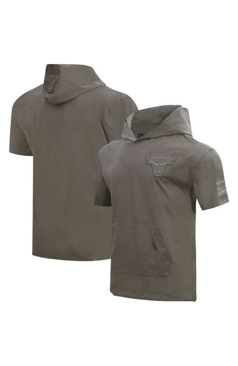 PRO STANDARD Men's Pro Standard  Gray Chicago Bulls Neutrals Short Sleeve Pullover Hoodie, Main, color, Gray