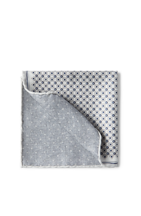 Pocket square with pattern