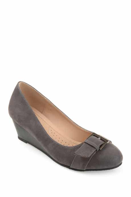 Journee Collection Graysn Wedge Pump