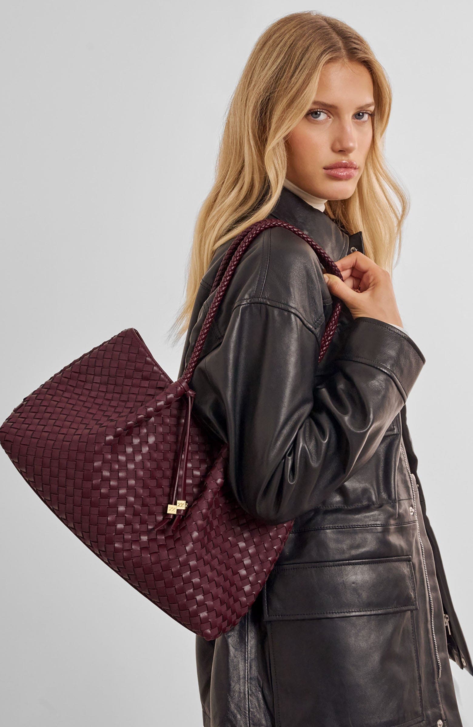 Женские сумки Katie Loxton Nova Small Shoulder Tote — фото 4