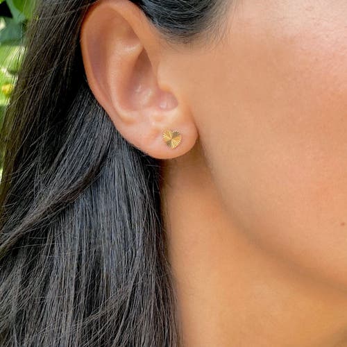 The Lovery Fine Jewelry Fluted Heart Stud Earrings In Gold
