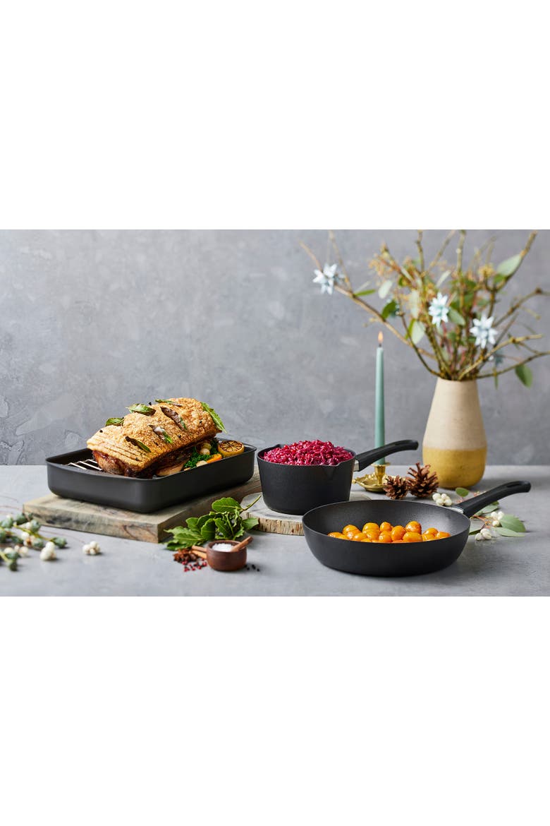 Classic 17.5" x 12.5" Roasting Pan, 8.25 Qt., Alternate, color, Black