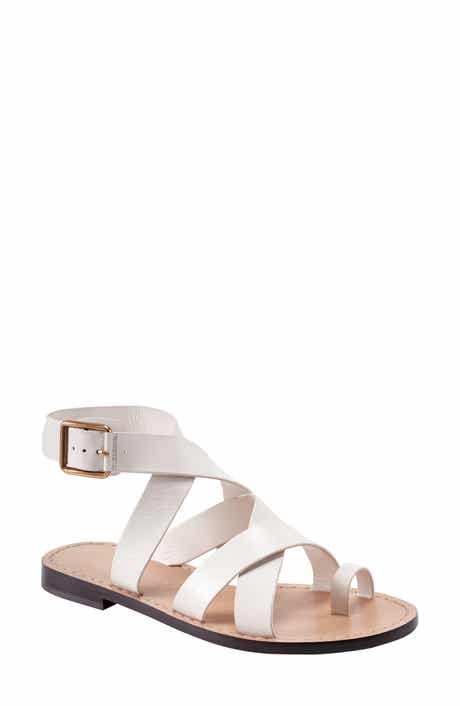 Marc Fisher LTD Lollie Strappy Toe Loop Sandal Women)