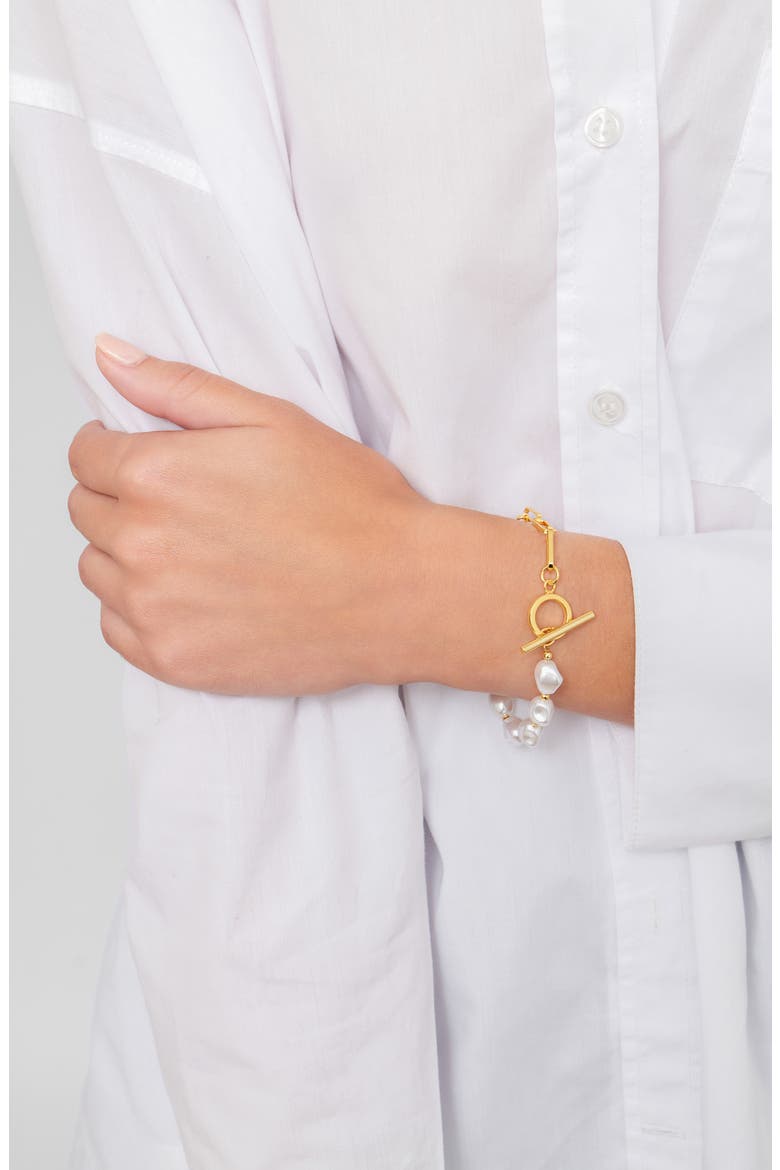 14K Yellow Gold Plated Chain Toggle 10mm Pearl Bracelet, Alternate, color, WHITE