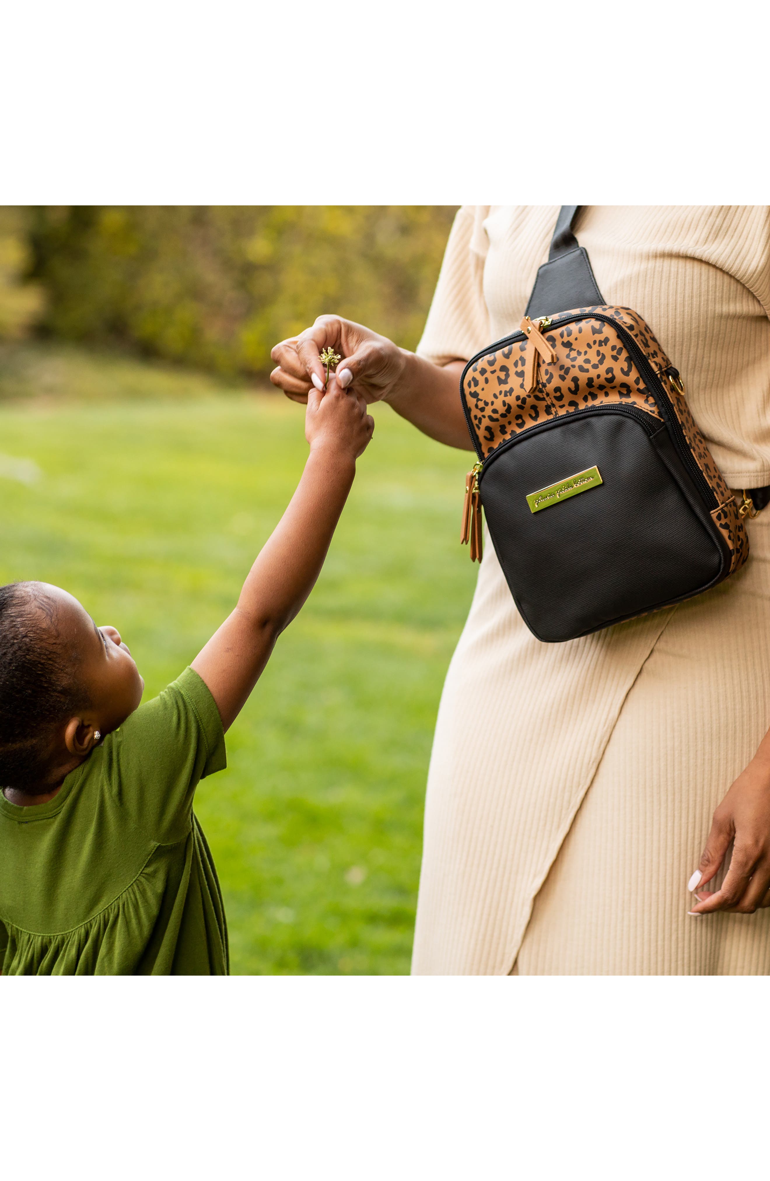 Petunia Pickle Bottom Crisscross Sling Bag, Alternate, color, 