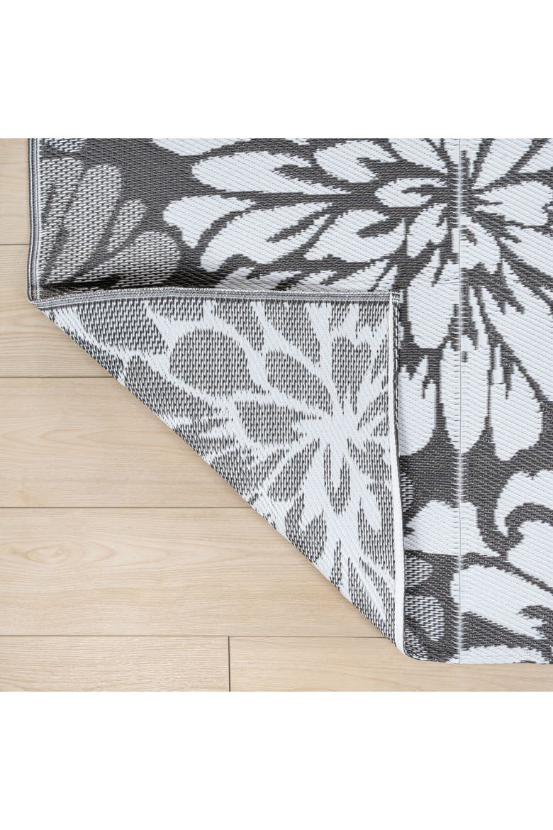 Bloom Modern Floral Foldable Waterproof Reversible Plastic Straw Outdoor Rug, Alternate, color, Gray/White