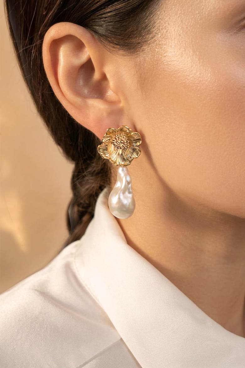 Poppy Baroque Pearl Drops, Alternate, color, Gold