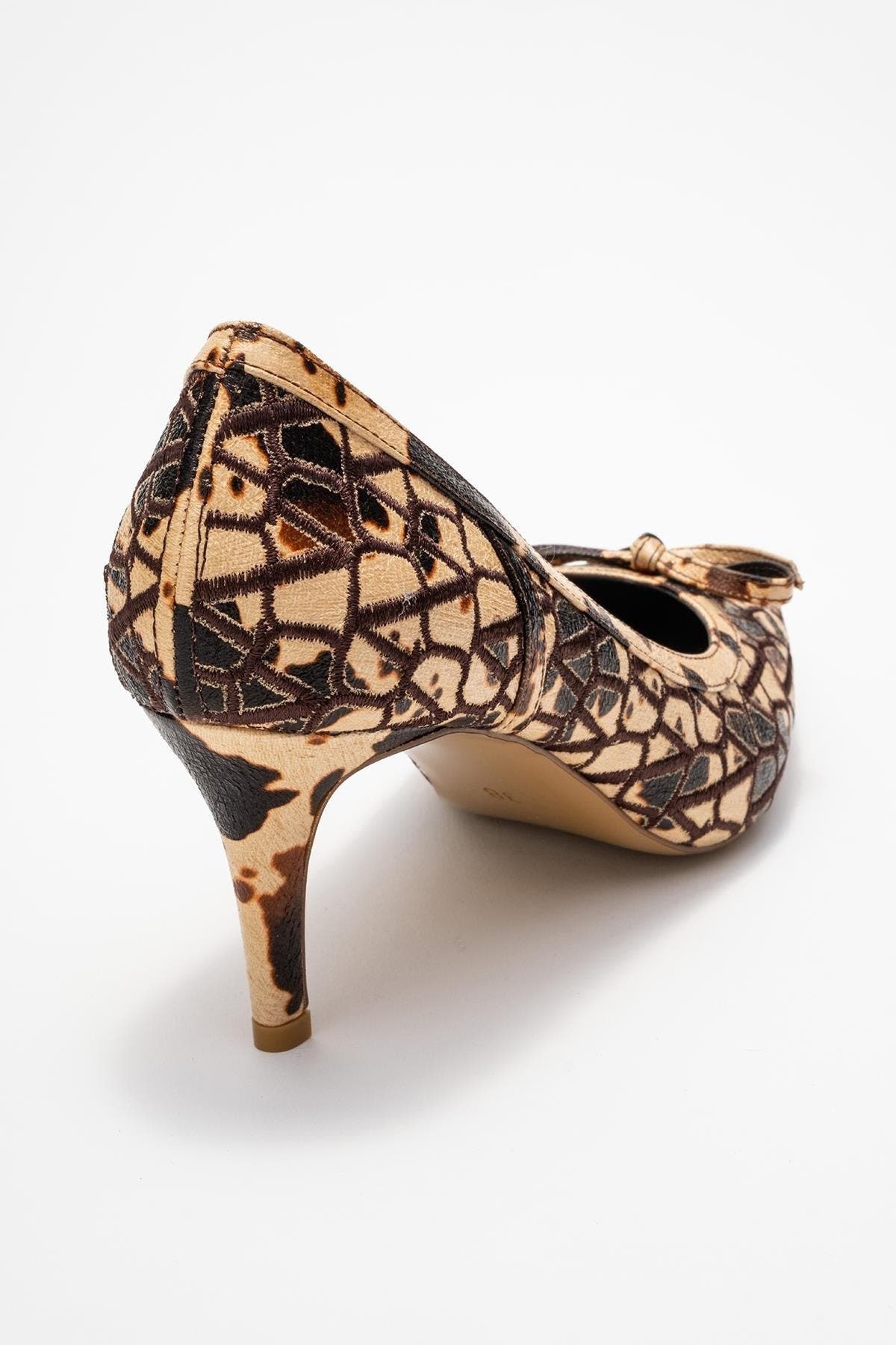 Camden Bow Pointed Toe Pump, Alternate, color, Beige Pattern