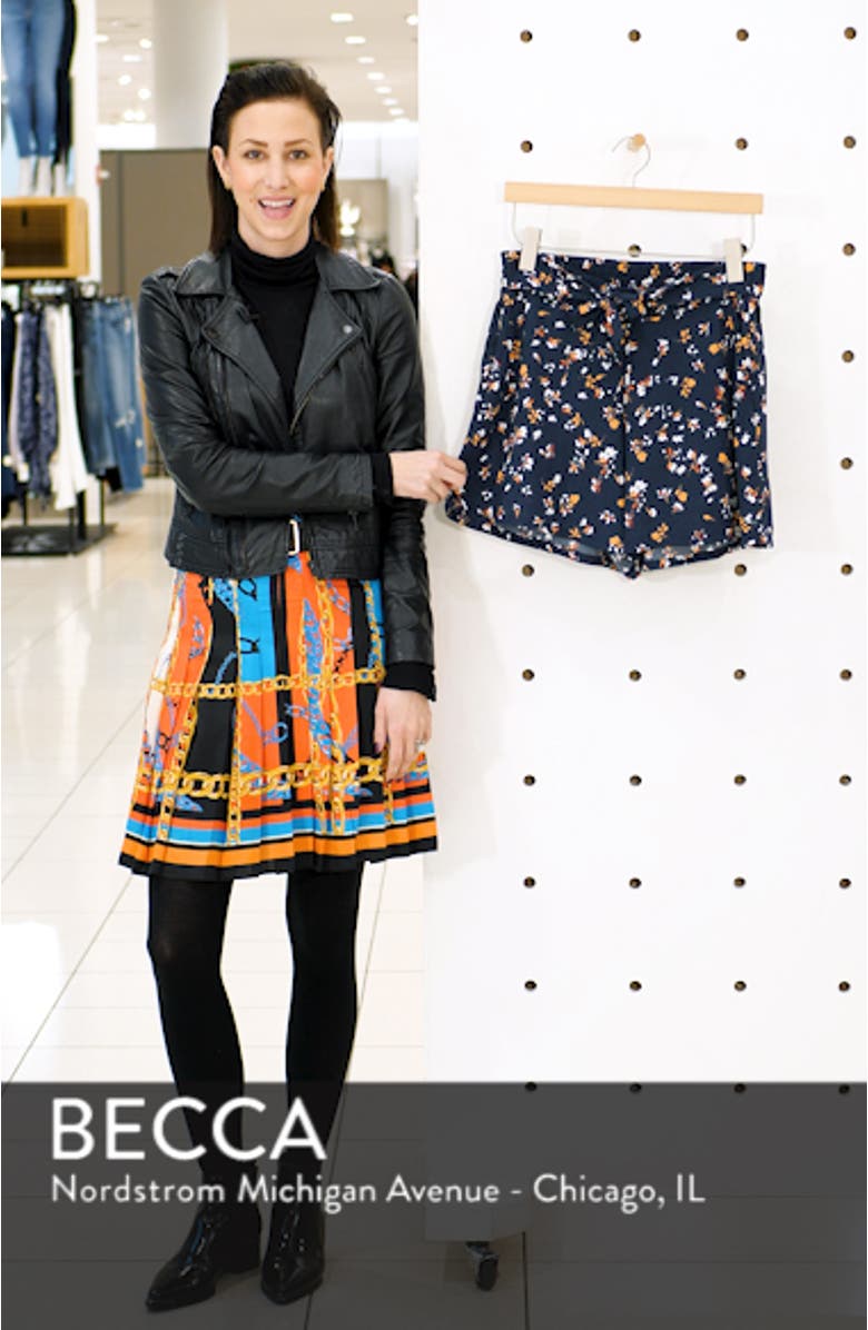 Tie Front Floral Print Shorts, sales video thumbnail