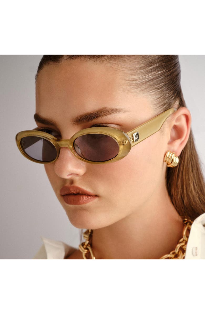 Le Specs Work It 53mm Oval Sunglasses, Alternate, color, Champagne Pearl / Smoke Tint