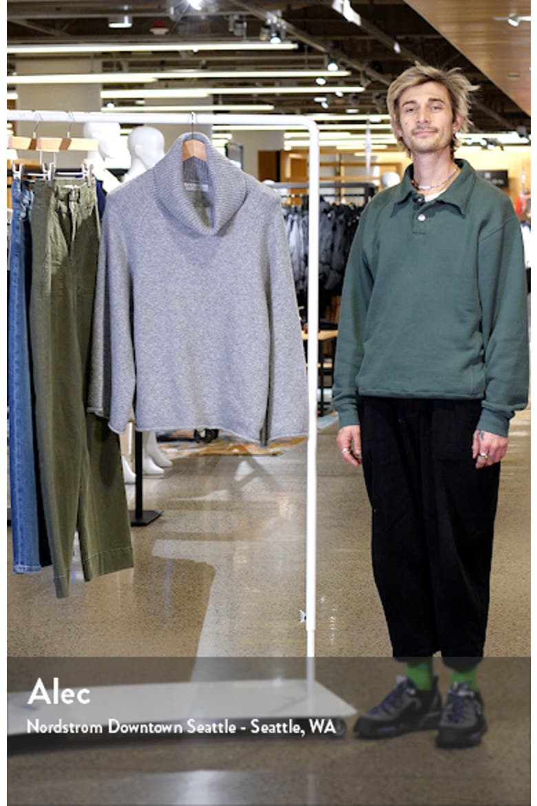 Bindy Oversize Turtleneck Sweater video