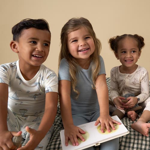 Modern Moments™ By Gerber Snug Fit 4-piece Pajama Set In Ivory Sailing