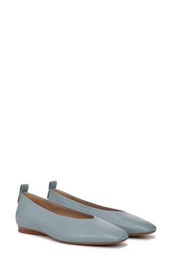 27 Edit Naturalizer Carla Flat