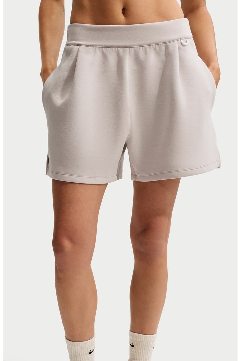 24.7 ImpossiblySoft Dri-FIT Mid-Rise Loose 4-Inch Shorts, Alternate, color, CREAM COLLEGE GREY