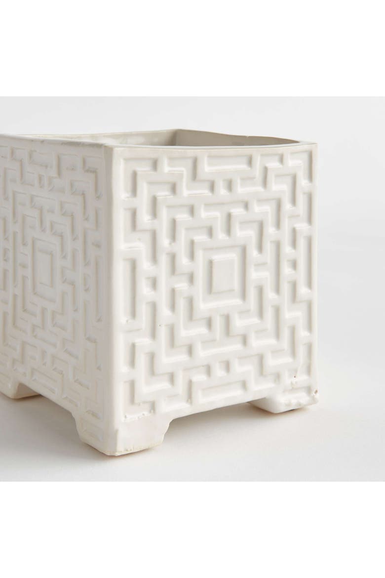 Mazie Pot, Alternate, color, White