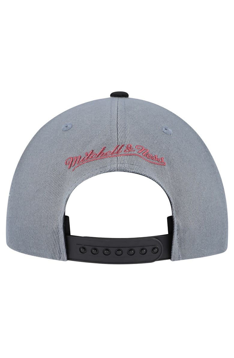 Mitchell & Ness Men's Mitchell & Ness Gray/Black Chicago Bulls Core Snapback Hat, Alternate, color, 