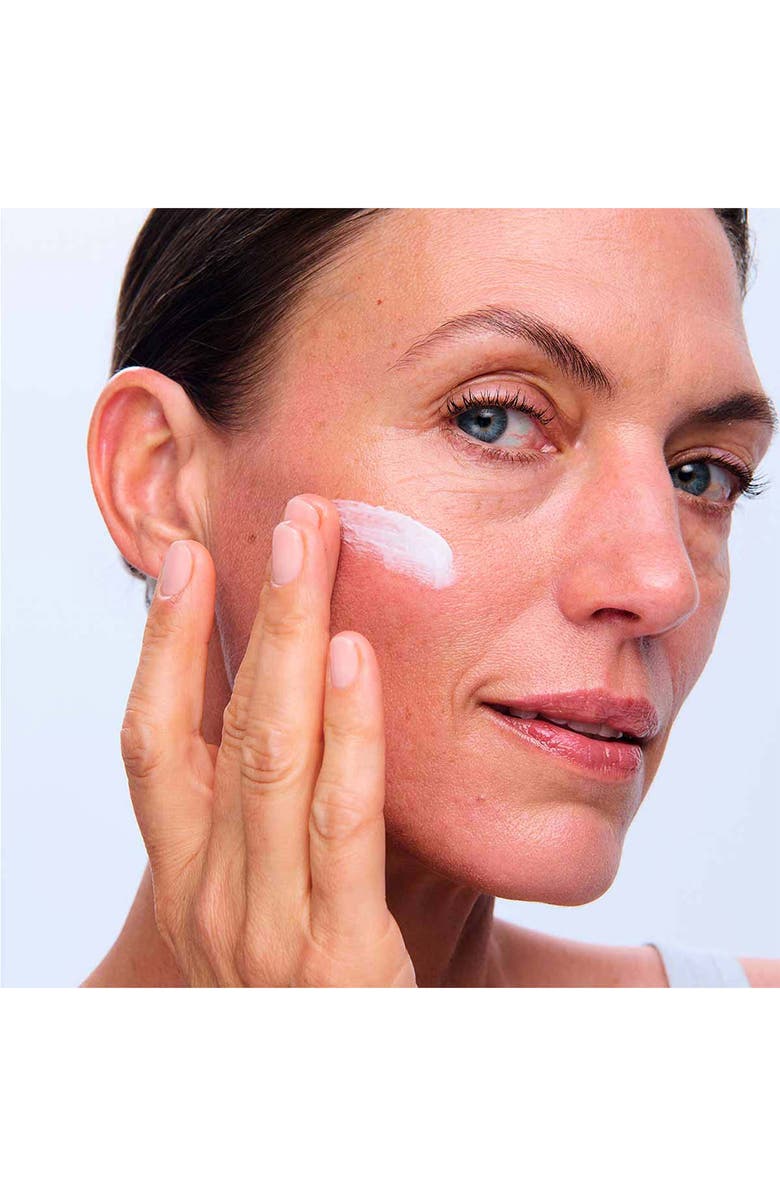 Clarins Super Restorative Day Cream SPF 15, Alternate, color, 