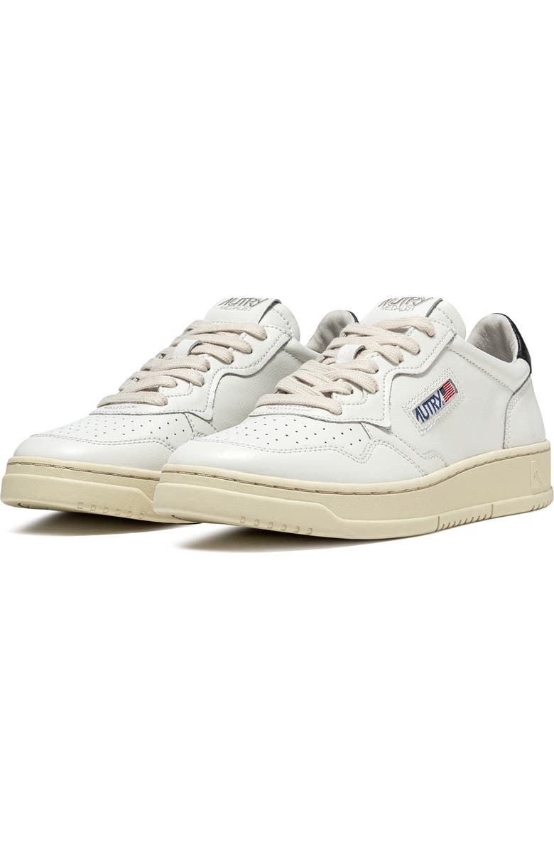 AUTRY Medalist Low Sneaker, Main, color, Leather White/ Black