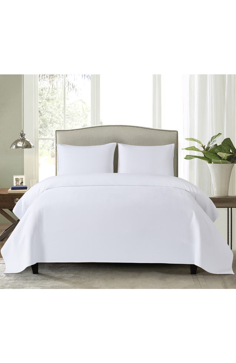 C&F Home Diamond Matelassé Bedding Quilt Collection, Alternate, color, Silver