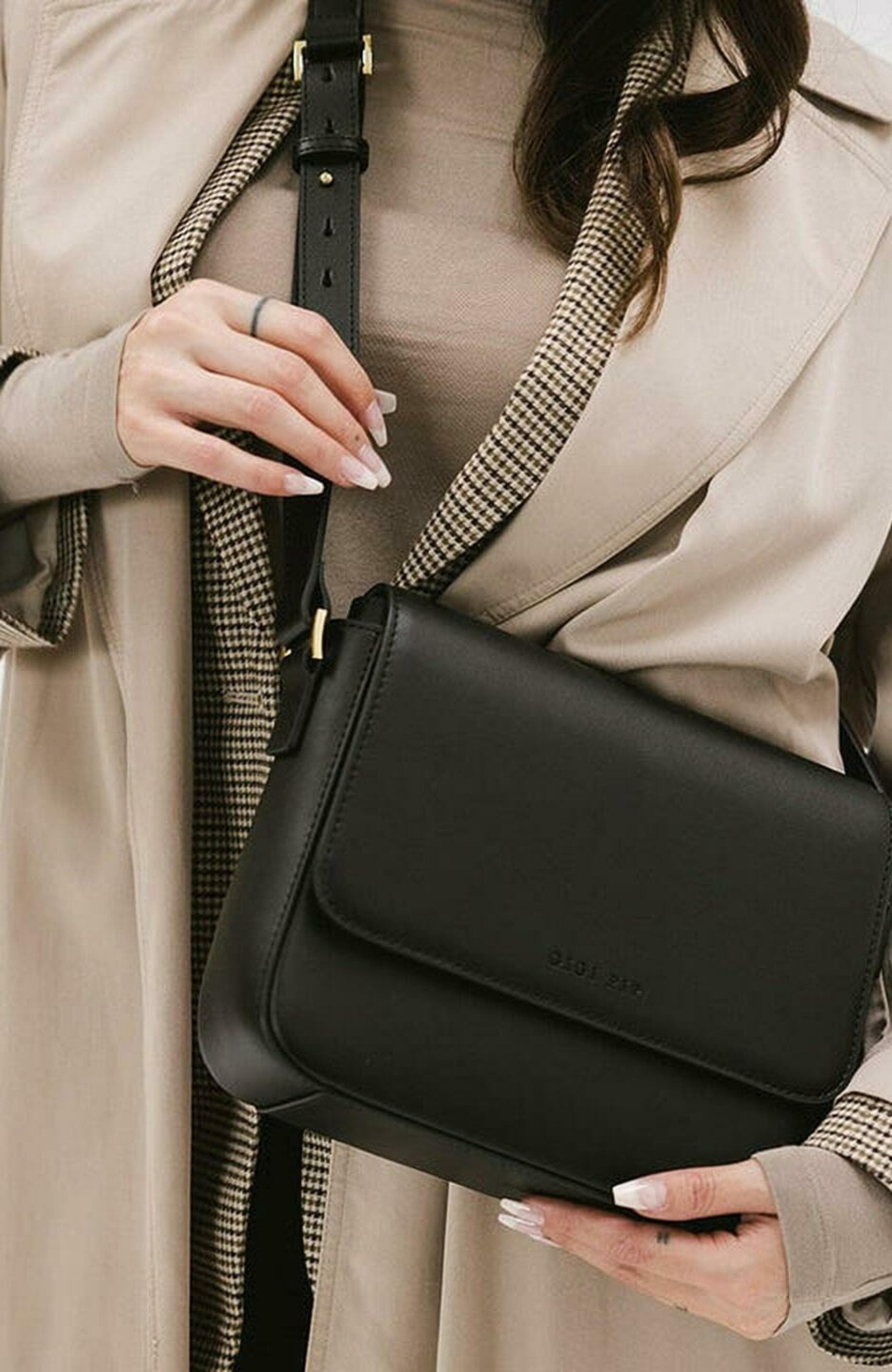 Gigi Pip Rhys Crossbody Bag, Alternate, color, Black