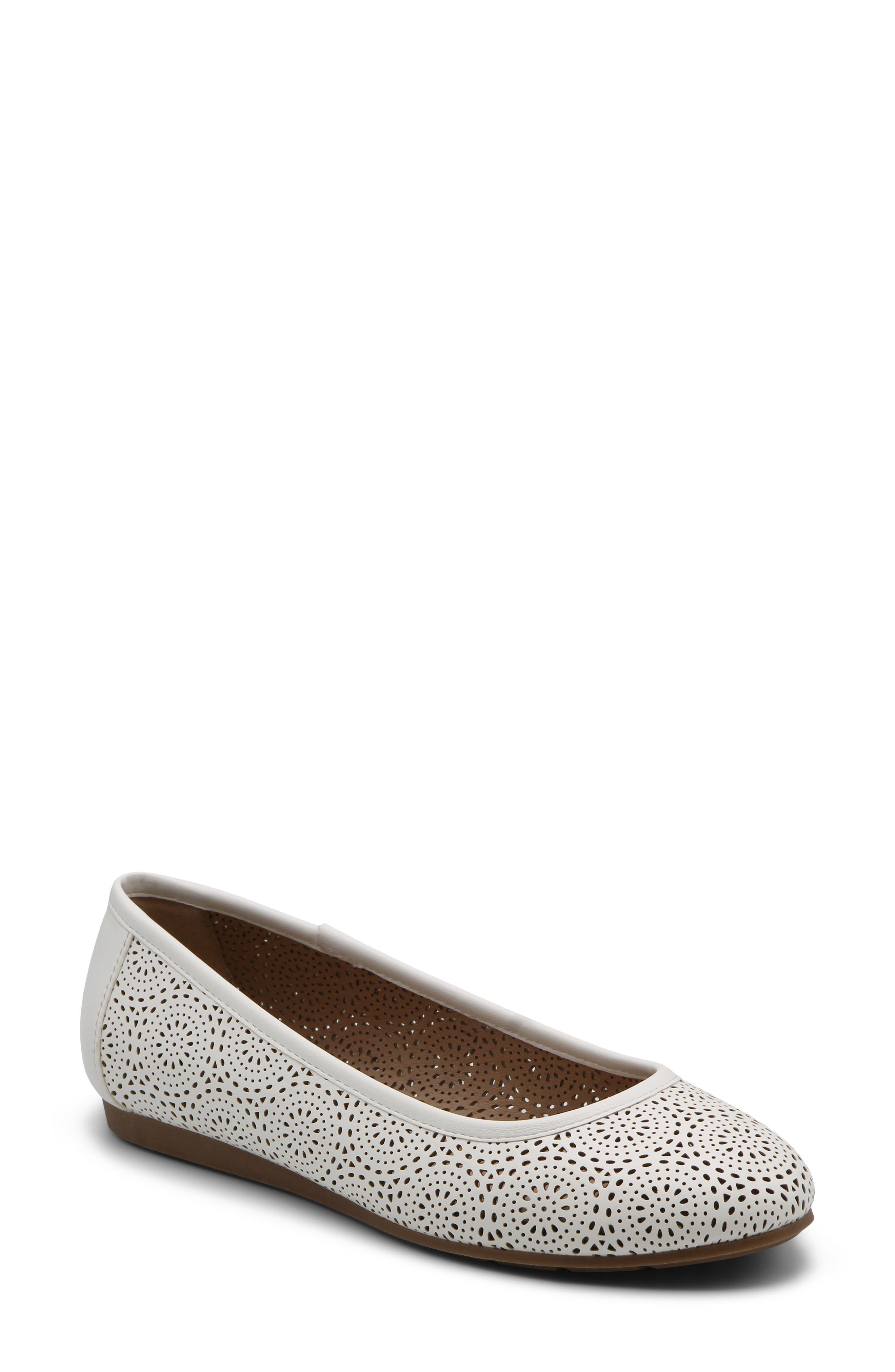 Cluke Faux Leather Flat