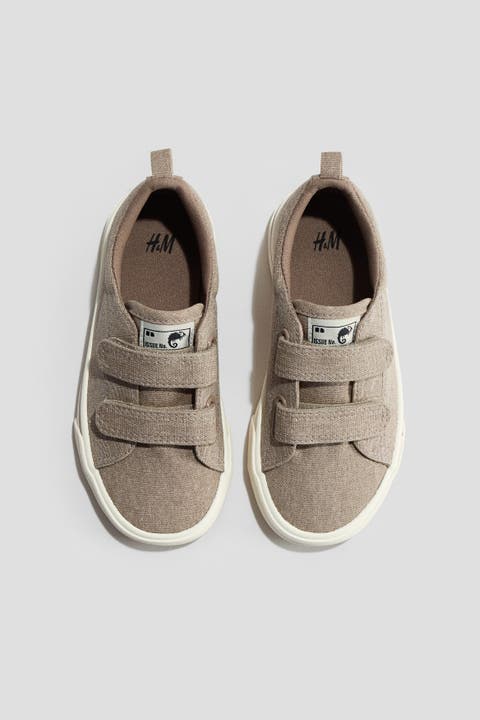 Canvas sneakers