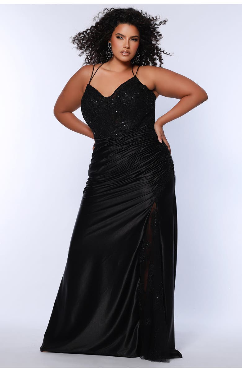 Sydney's Closet V-Neckline Slim Fitted Plus Size Formal Gown, Alternate, color, Onyx