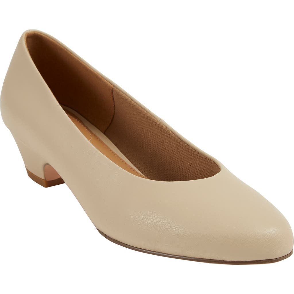 Comfortview The Vida Slip On Pump In Brown