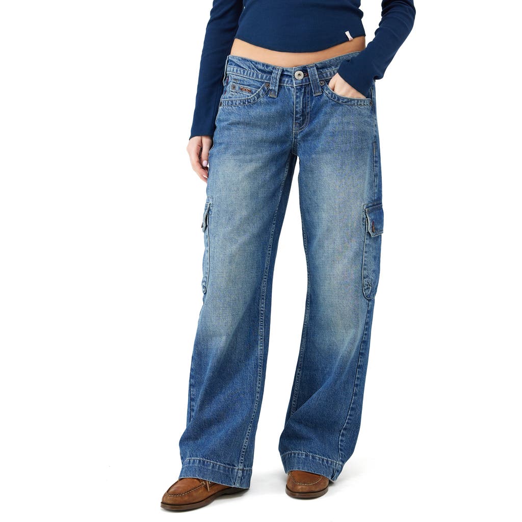 BDG Urban Outfitters Kayla Low Rise Wide Leg Cargo Jeans in Mid Vintage at Nordstrom Rack, Size 24 X 32