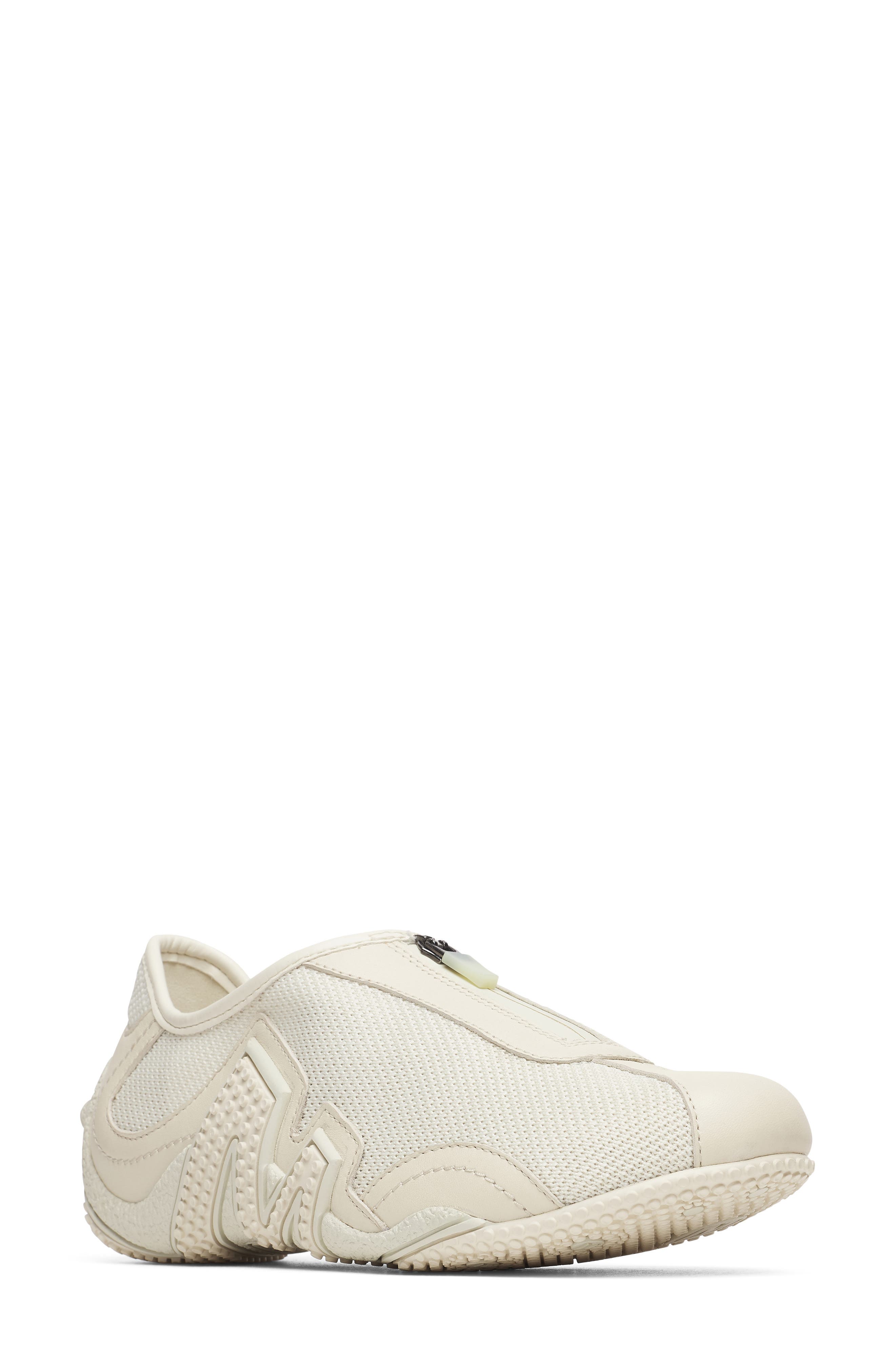 Relay Fly Zip SE Sneaker