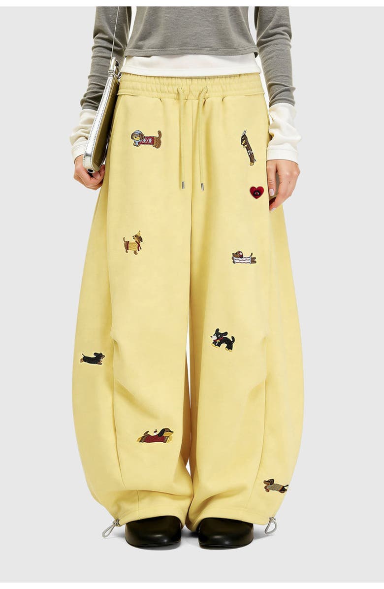 AELFRIC EDEN Embroidery Dog Baggy Barrel Sweatpants, Main, color, Yellow