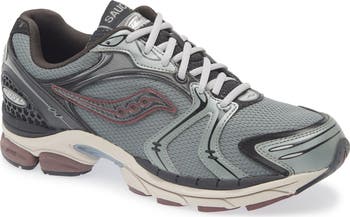 【関税込み】Saucony グレー Progrid Triumph 4 スニーカー Saucony ProGrid Triumph 4 Sneaker (Men) | Nordstrom