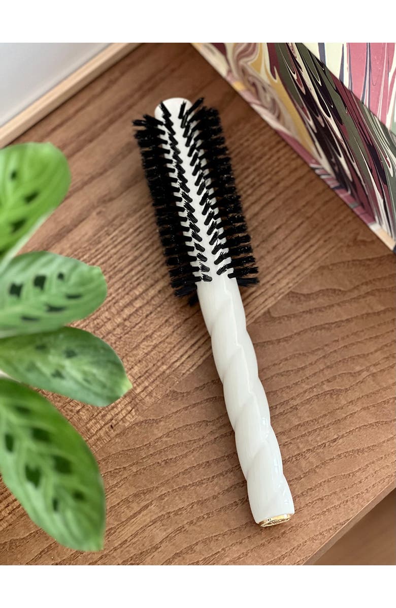 La Bonne Brosse 05 Creamy White Round Volume Brush, Alternate, color, 