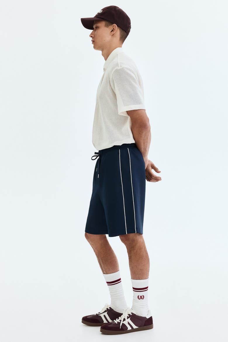 Relaxed-fit Shorts, Alternate, color, Dark blue/white