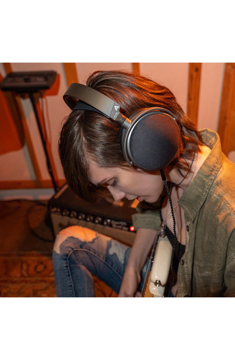 Audeze LCD-S20 Closed-Back Planar Magnetic Headphones, Alternate, color, Silver